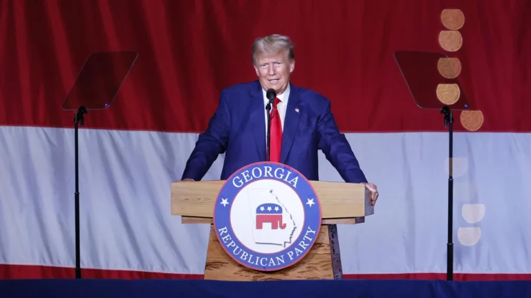 expresidente-estadounidense-donald-trump-habla-mitin-columbus-georgia-este-10-junio-2023_98