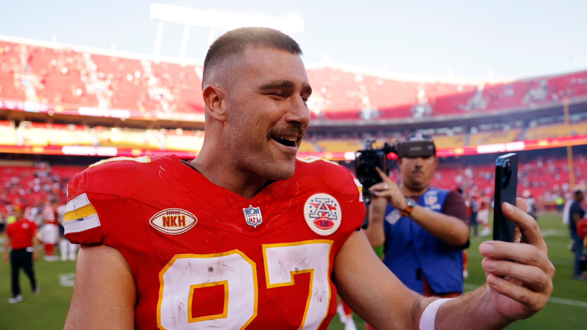 travis-kelce-jersey