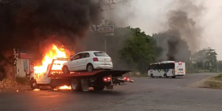 Tragedia-en-Tabasco-Bus-incendiado-mata-1140x570
