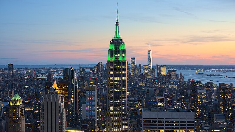 View_of_Empire_State_Building_from_Rockefeller_Center_New_York_City_dllu_(cropped)