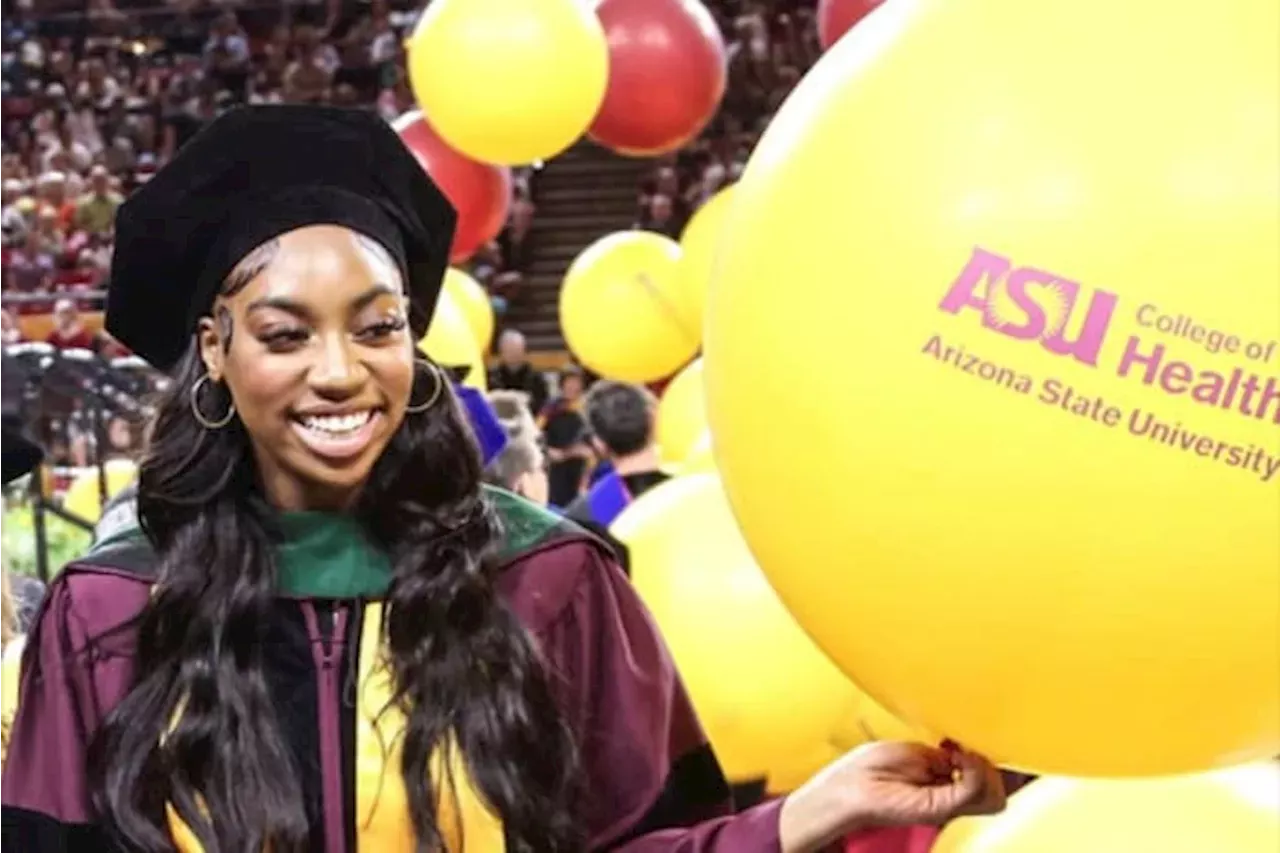 a-chicago-teen-entered-college-at-10-at-17-she-ear-a-chicago-teen-entered-college-at-10-at-17-she-ear-744DD7A476906F623C1E79C6758C8DBE