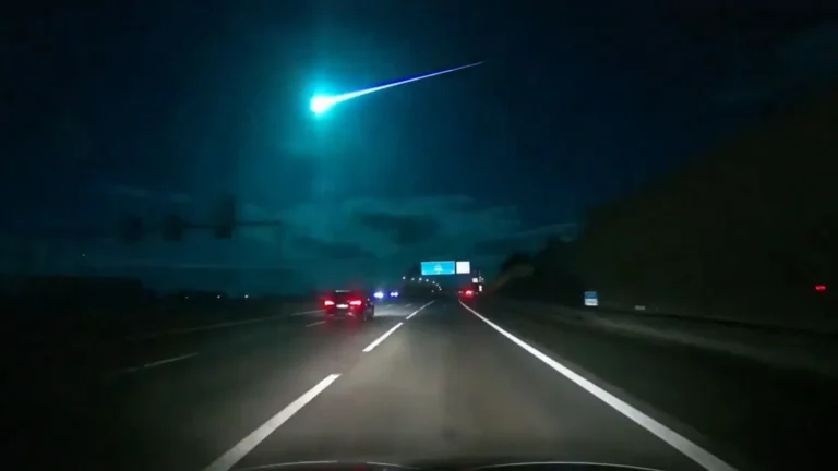 meteorito-espana-portugal-video-momento-exacto-ven-luces-verdes-cielo