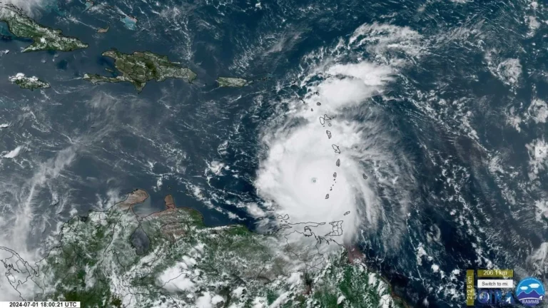 huracan-beryl-trayectoria-en-vivo-tracker