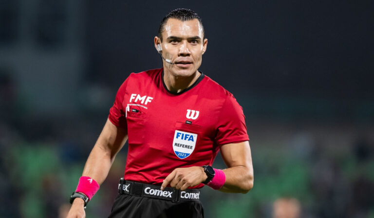Marco-Antonio-Ortiz-pitara-la-final-de-ida-en-el-estadio-Universitario